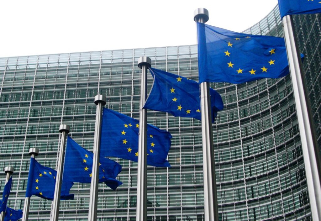Η αντίδραση της Κομισιόν στη συμφωνία Τραμπ–Πούτιν για το ντίζελ: «Η Ευρώπη δεν θέλει να χρηματοδοτεί τον πόλεμο της Ρωσίας»