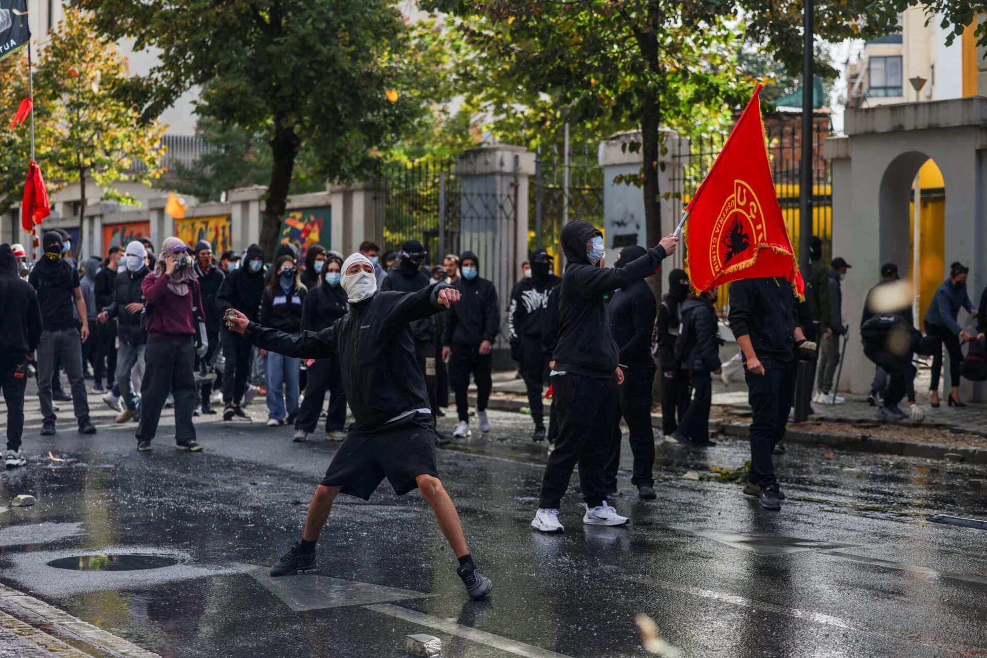 Αλβανία: Ο Ράμα αρνείται να παραιτηθεί, ενώ οι φοιτητικές διαδηλώσεις στα Τίρανα φουντώνουν