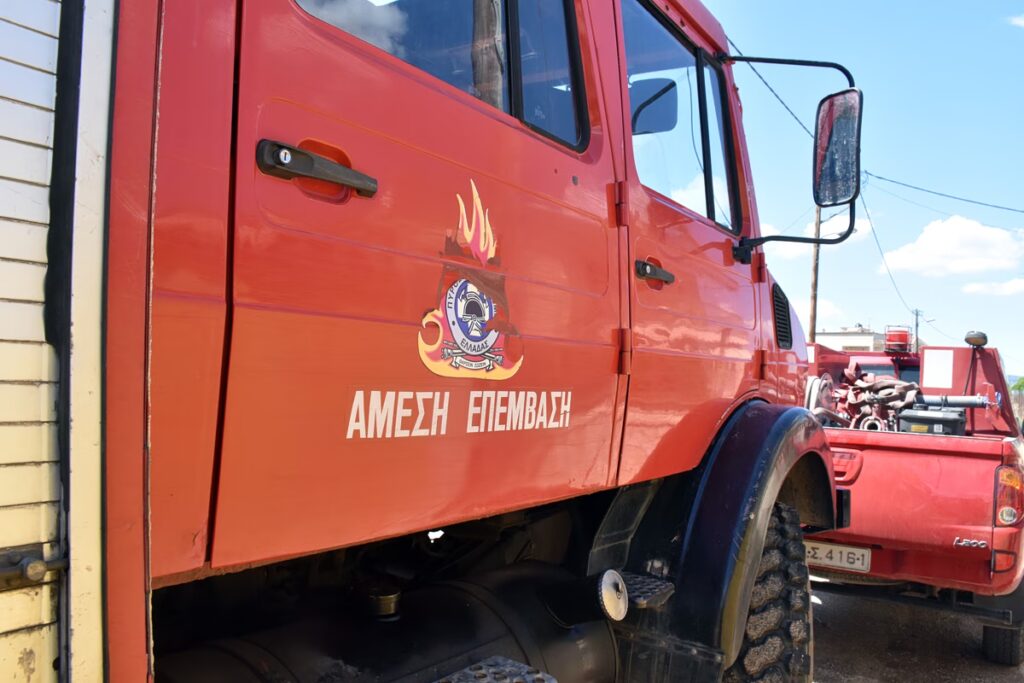 Δράμα: Χωρίς τις αισθήσεις του εντοπίστηκε άνδρας σε διαμέρισμα, μετά την κατάσβεση φωτιάς