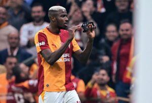 Γαλατασαράι – Φενέρμπαχτσε 2-1: «Καθάρισε» ο Όσιμεν