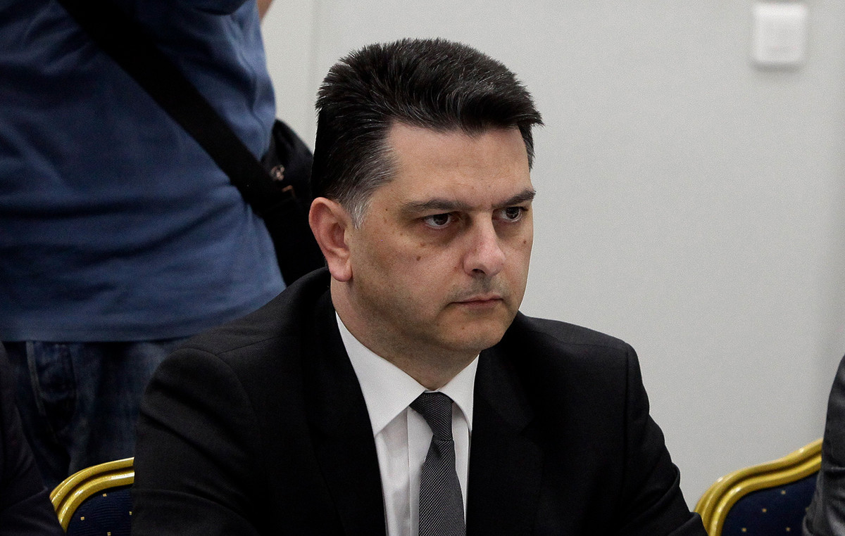 Αποχωρεί προσωρινά ο Μιχάλης Μπεκίρης από το γραφείο του πρωθυπουργού στη Βουλή – «Τα υπόλοιπα στα δικαστήρια»