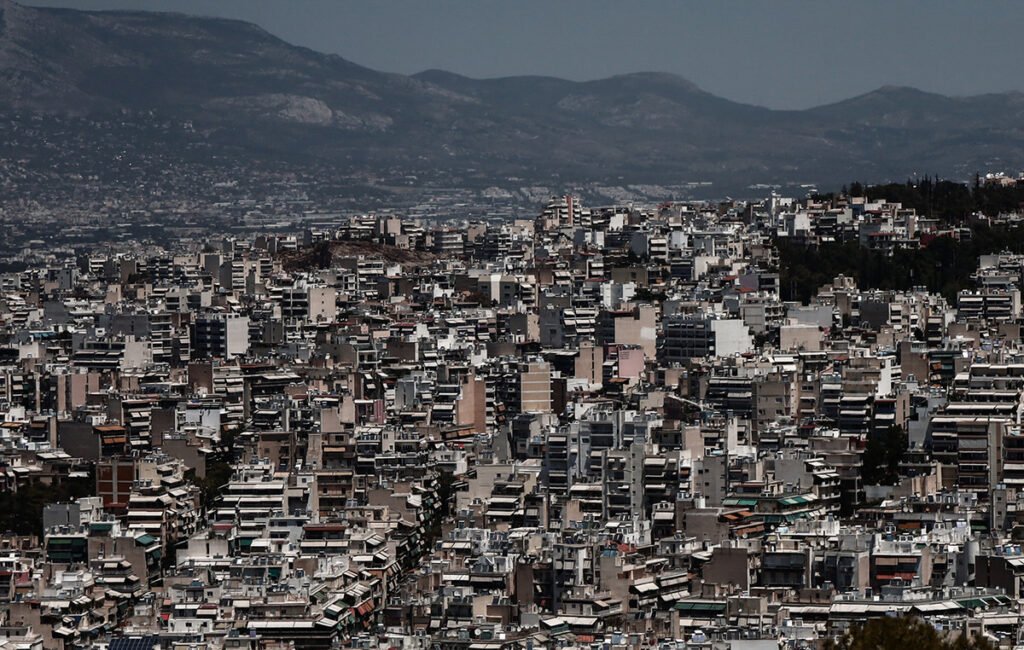 Ακίνητα: Όλη η μεταβίβαση περνά από τον συμβολαιογράφο