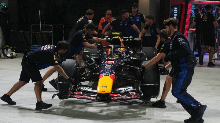 Ο Φερστάπεν στην pole position για το αυριανό Grand Prix της Formula 1 στη Σιγκαπούρη