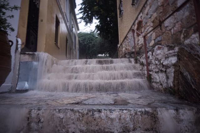 Νέο έκτακτο δελτίο: Πώς θα κινηθεί η κακοκαιρία τις επόμενες ώρες – Οι επικίνδυνες περιοχές