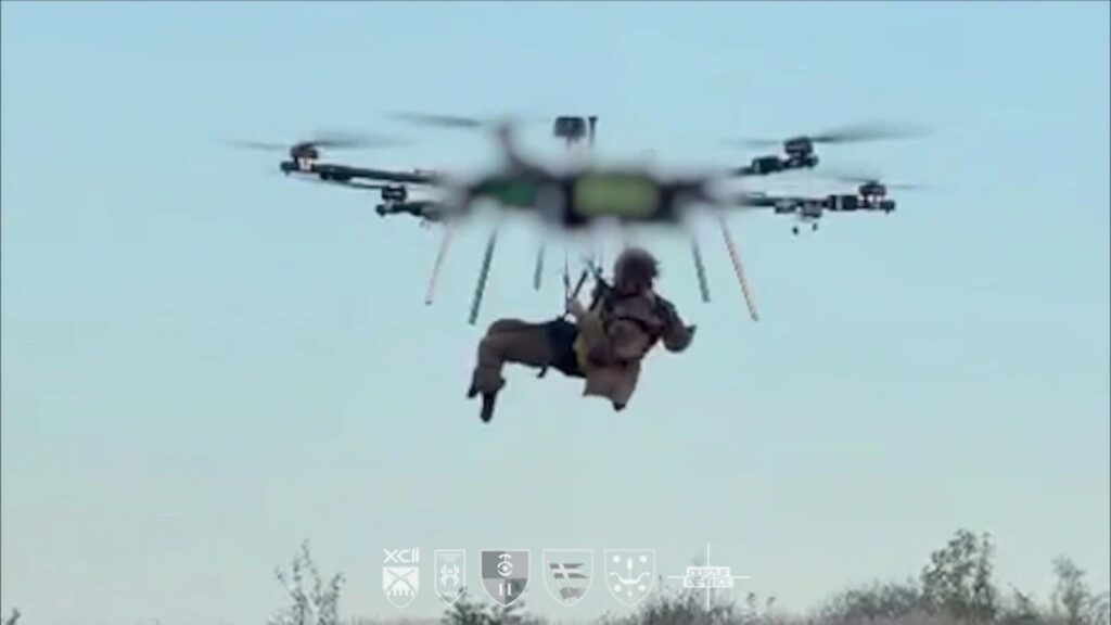 Πρωτοφανής διάσωση στην Ουκρανία: Drone σήκωσε τραυματία στρατιώτη, τον μετέφερε από το μέτωπο – ΒΙΝΤΕΟ