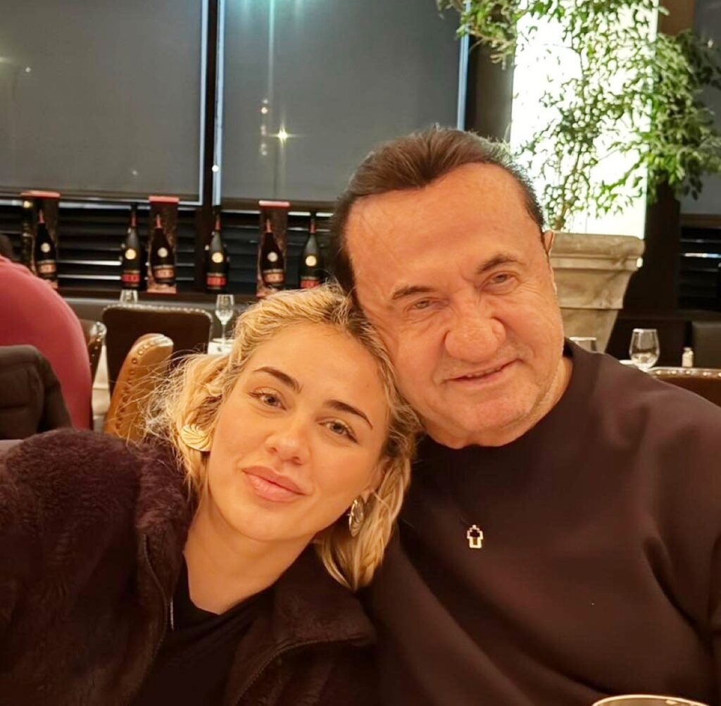 Κόνι Μεταξά: «Ζηλιάρηδες – Δεν έχει πειράξει τη μούρη του» – Ξεσπά για τα σχόλια κατά του Λευτέρη Πανταζή