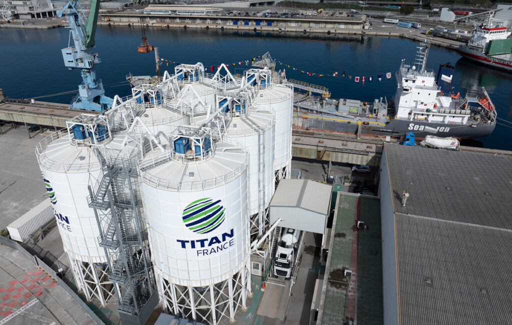 TITAN: Ενισχύει τη χρηματοοικονομική του ευελιξία με νέα έκδοση 150 εκατ. ευρώ