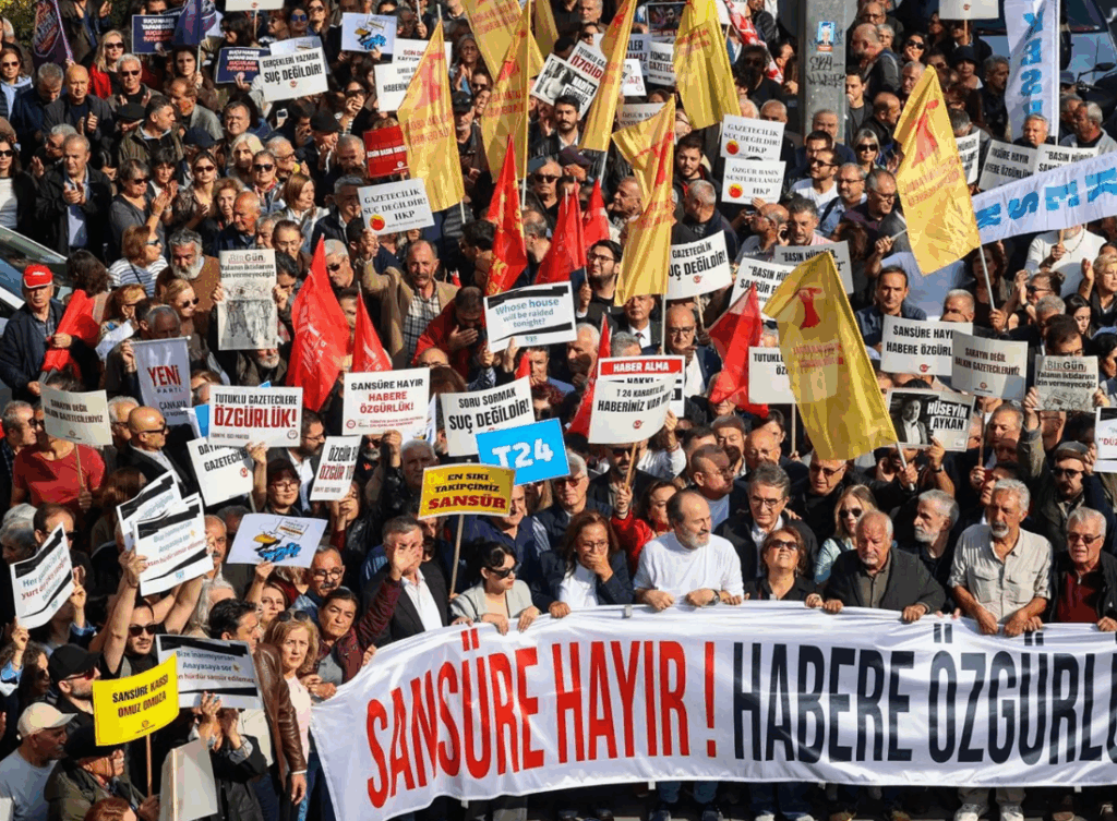 Toυρκία: «Δεν μπορούμε να αναπνεύσουμε»: Διαδηλώσεις εργαζόμενων στον Τύπο κατά της λογοκρισίας