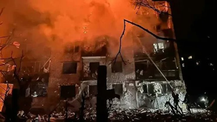 Ουκρανία: Xτυπήθηκε σημαντική γέφυρα στο Κίεβο από ρωσική επιδρομή – Νεκροί και τραυματίες από επιθέσεις drones σε Ζαπορίζια και Μπριάνσκ